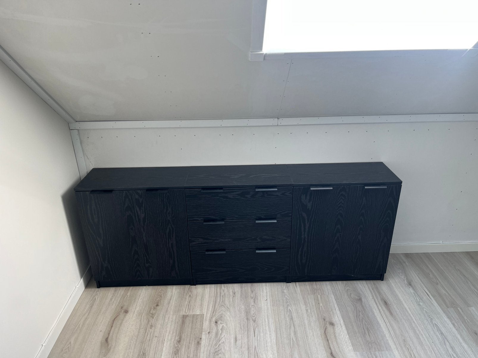 vidaXL Dressoir Zwart Eiken 180x30x70 cm Bewerkt hout, Ophalen, Zo goed als nieuw, 25 tot 50 cm, 150 tot 200 cm