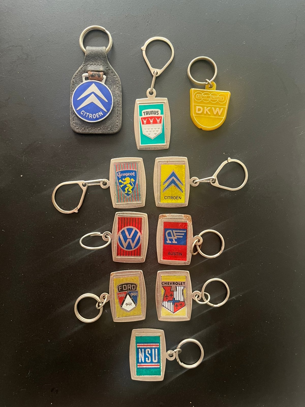 Set van 10 vintage sleutelhangers van automerken, Verzamelen, Sleutelhangers, Zo goed als nieuw, Merk, Ophalen of Verzenden