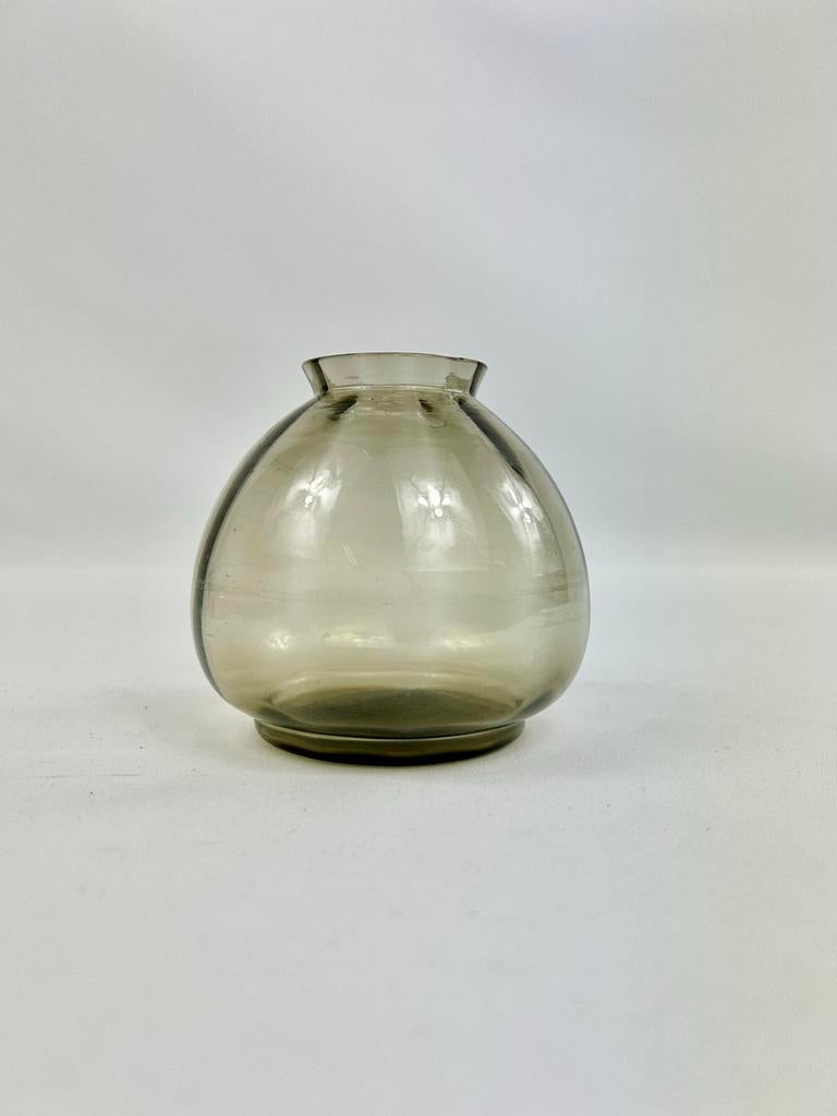 Mira nummer 3 vaas rookglas Willem Rozendaal Kristal Unie, Antiek en Kunst, Ophalen of Verzenden