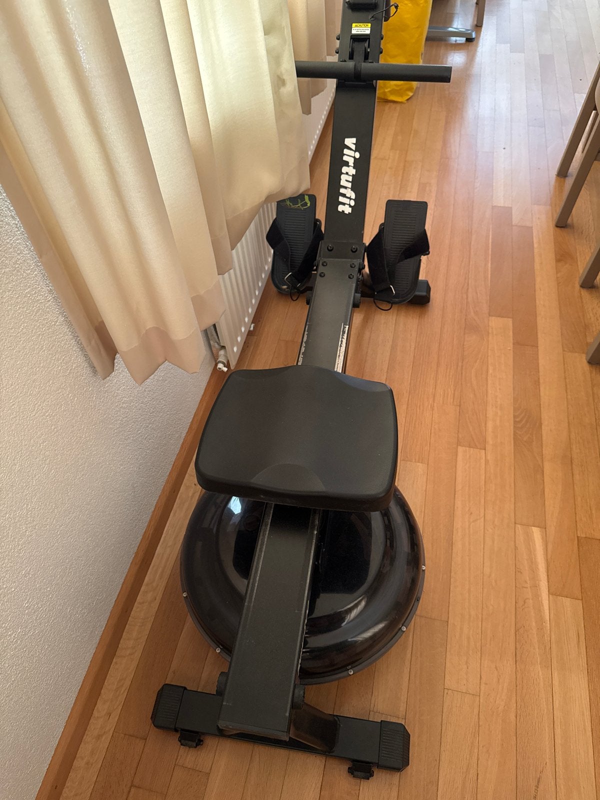 VirtuFit Row 800 Roeitrainer met waterweerstand, Sport en Fitness, Fitnessapparatuur, Zo goed als nieuw, Roeitrainer, Armen, Metaal