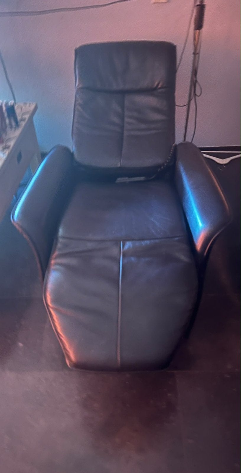 Zwart lederen elektrische relaxfauteuil, Ophalen of Verzenden, Gebruikt, Leer