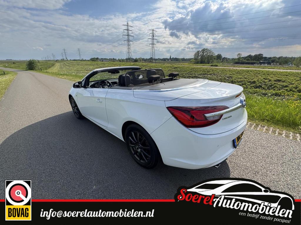 Opel Cascada 1.4 Turbo Cosmo 92555 km stoelstuurverwarming b, Voorwielaandrijving, 4 cilinders, 4 stoelen, Wit