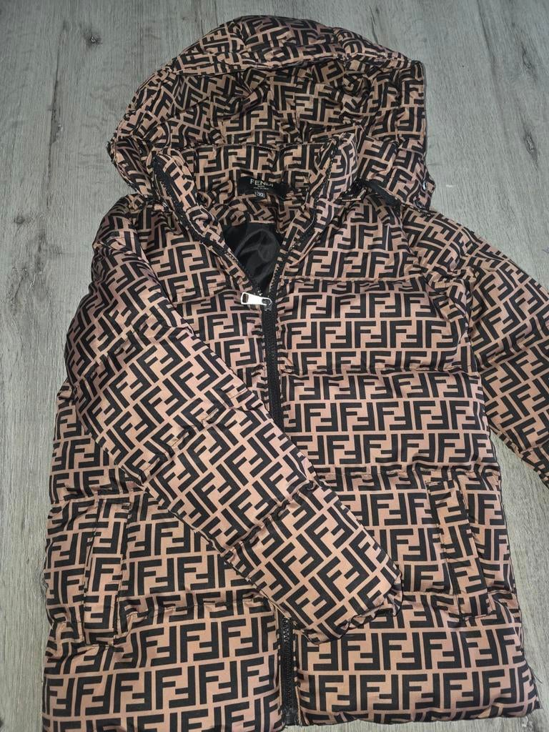 Fendi kinderjas maat 10 - Zo goed als nieuw, Ophalen of Verzenden, Zo goed als nieuw, Fendi, Jongen of Meisje