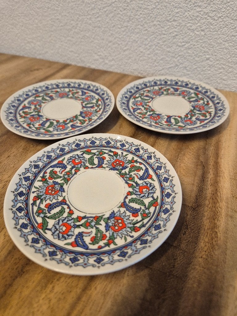 3x Vintage Turkse Porseleinen schotels, Gebruikt, Na, Kop en/of schotel, Na