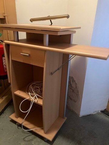 Houten spreekgestoelte met verlichting en opbergruimte, Ophalen, Gebruikt, Overige