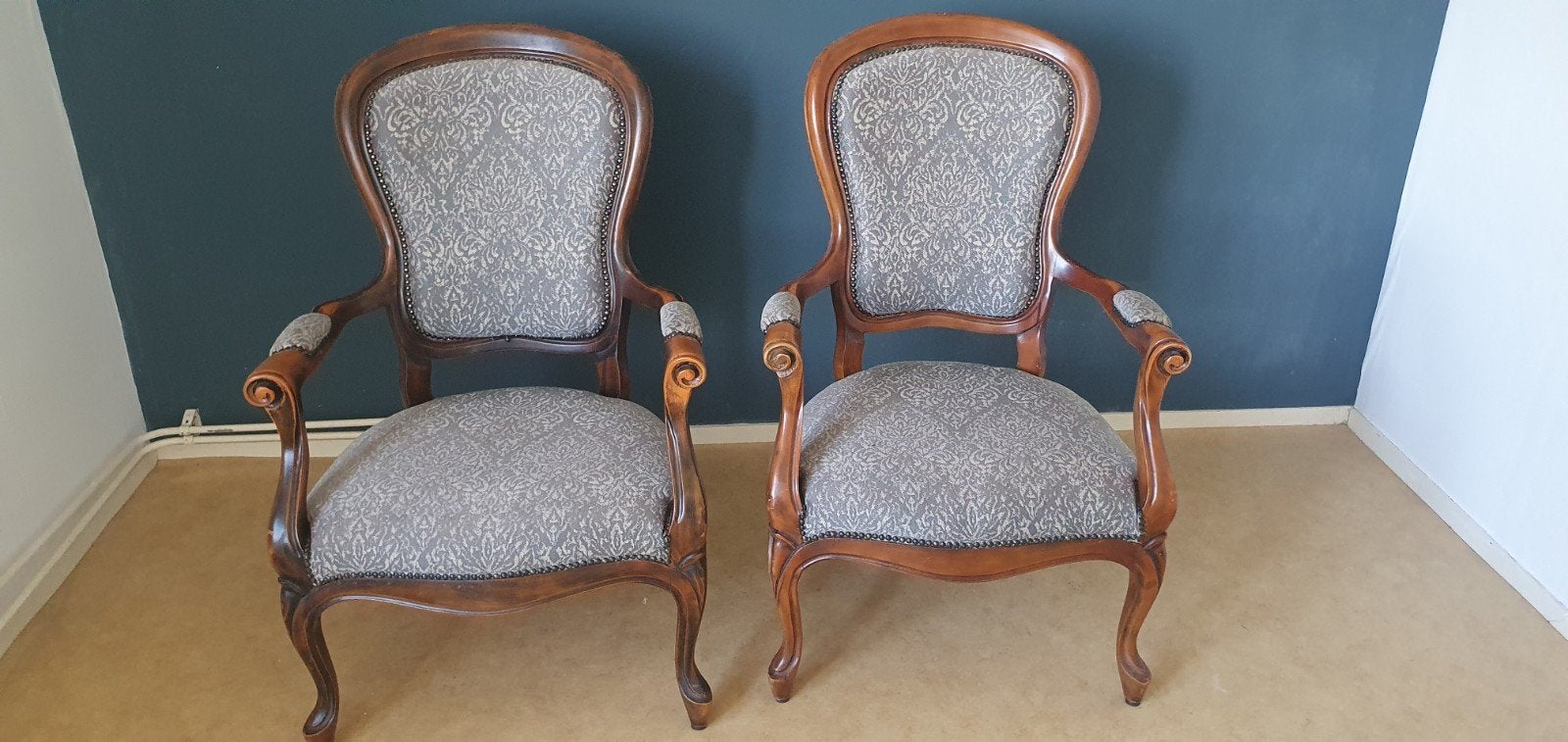 2 brocante stoelen 40 euro samen, Ophalen