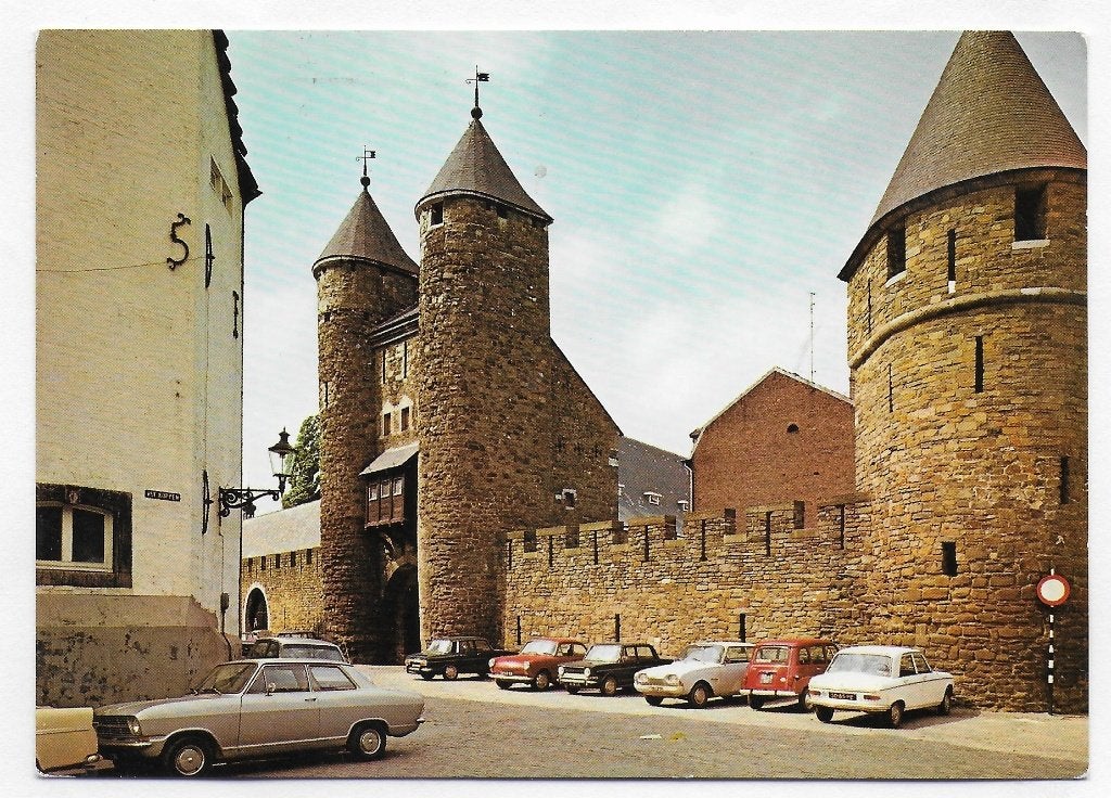 Maastricht Helpoort gelopen Ansichtkaart (B2804), Ophalen of Verzenden, 1980 tot heden, Gelopen, Limburg
