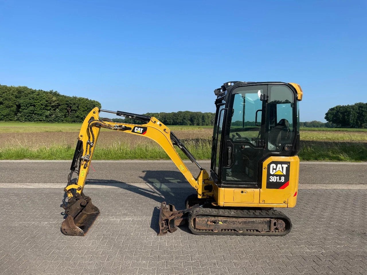 Caterpillar 301.8 minigraver sloop/sorteer (bj 2019), Graafmachine