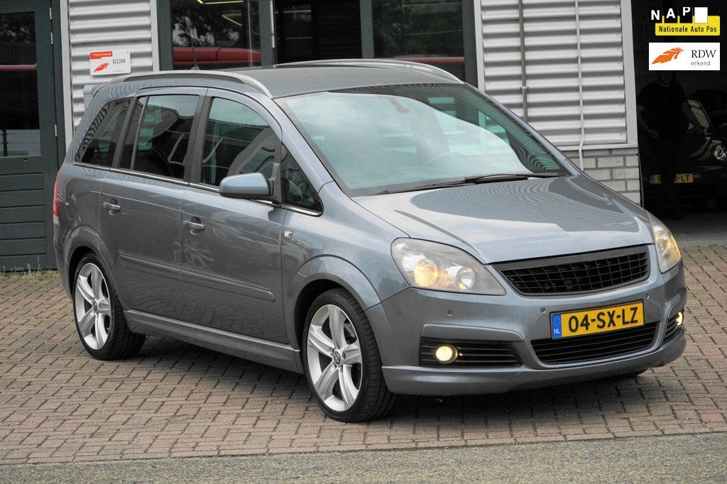 Opel Zafira 2.0-16V OPC 7 PERSOONS, Voorwielaandrijving, 1998 cc, Gebruikt, Zwart