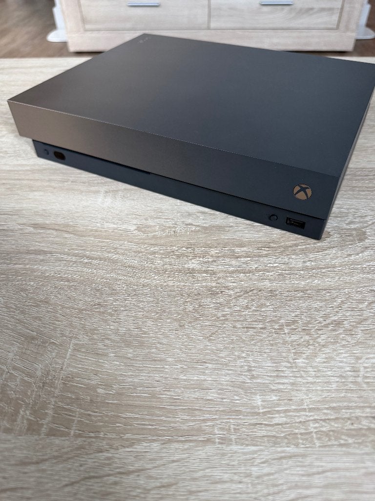 Xbox One X (Gold rush Limited Edition) + L4D 1 en 2, Spelcomputers en Games, Ophalen, 1 TB, Met 1 controller, Xbox One X