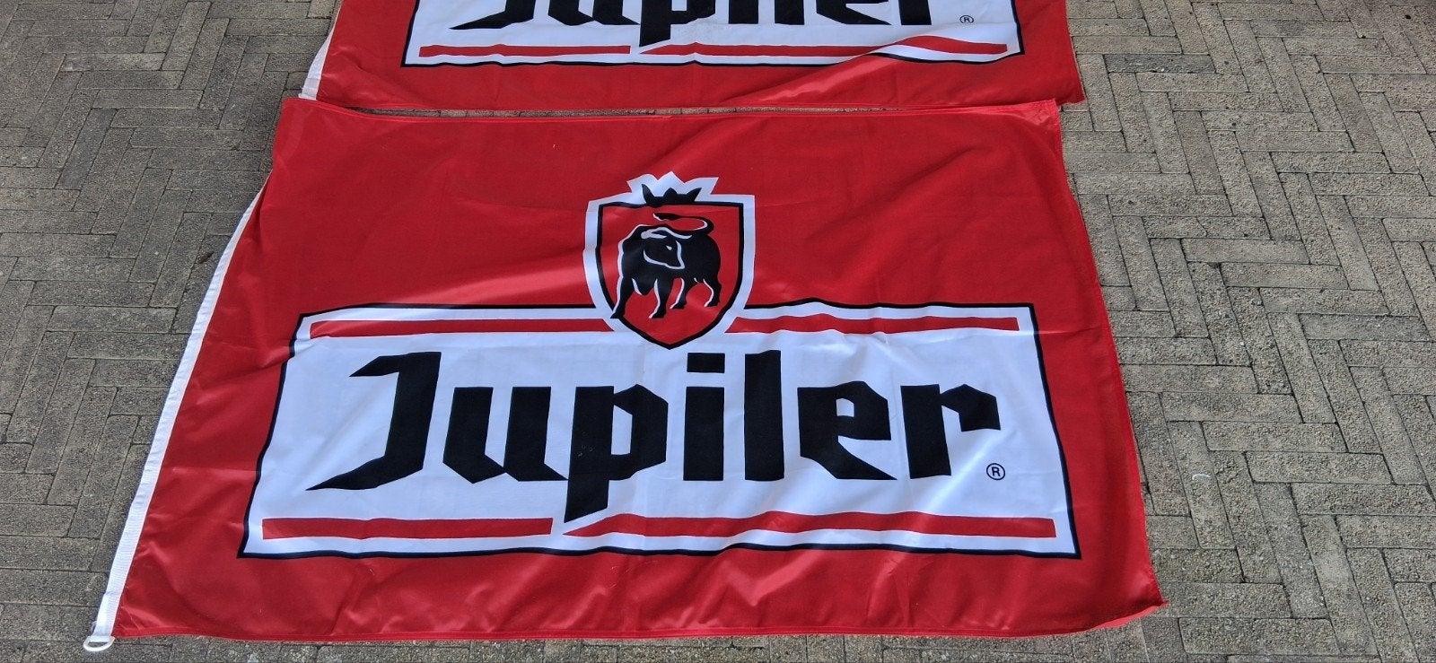 Jupiler vlag vlaggen 2 stuks groot, Ophalen, Zo goed als nieuw, Jupiler