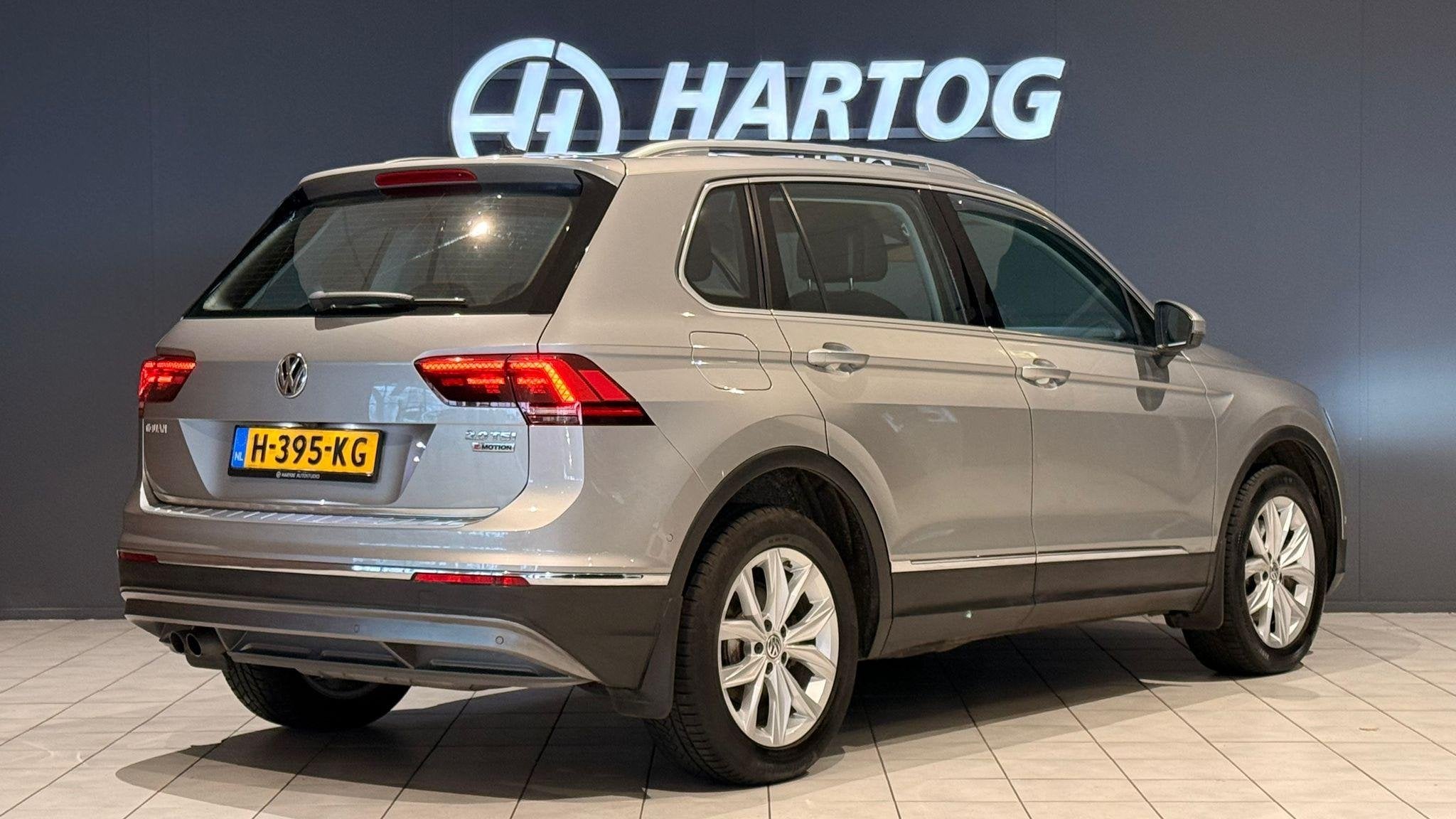 Volkswagen Tiguan 2.0 TSI 4Motion Highline 2000KG trekgewich, Auto's, Stof, Gebruikt, 4 cilinders, 179 pk