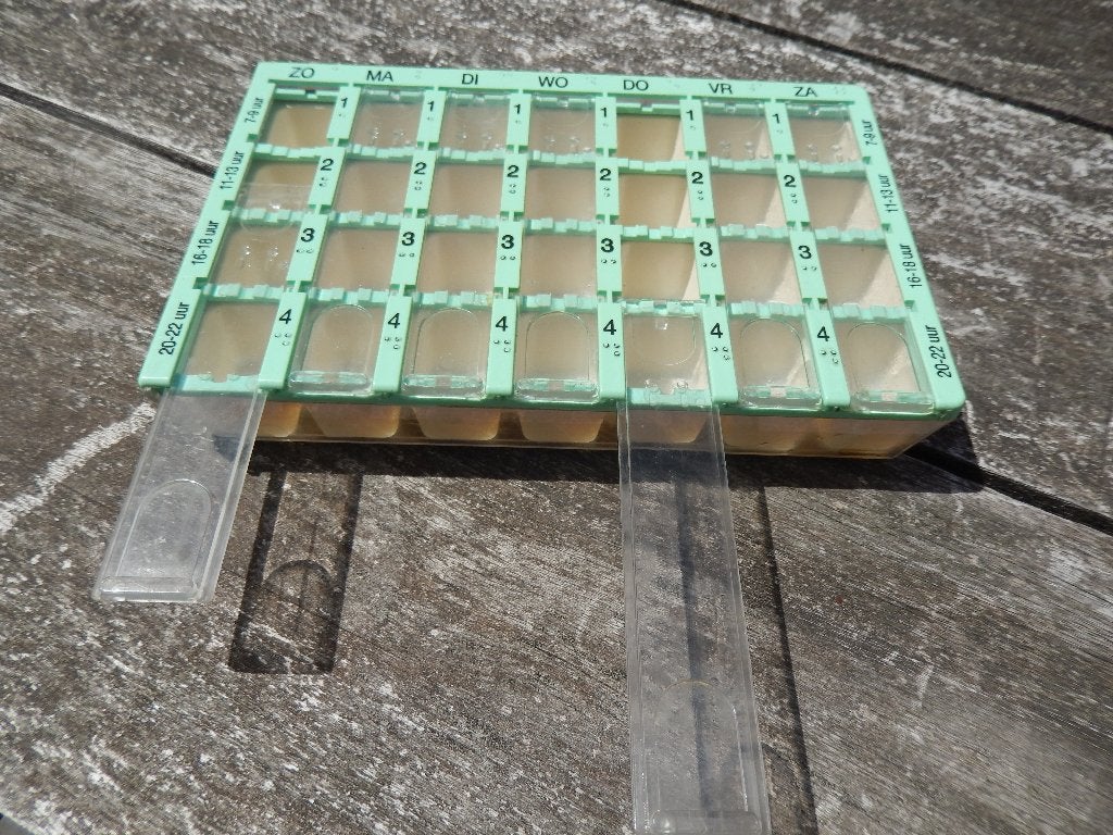 Medicijndoos 7 dagen - Pillendoosje, Ophalen of Verzenden, Zo goed als nieuw