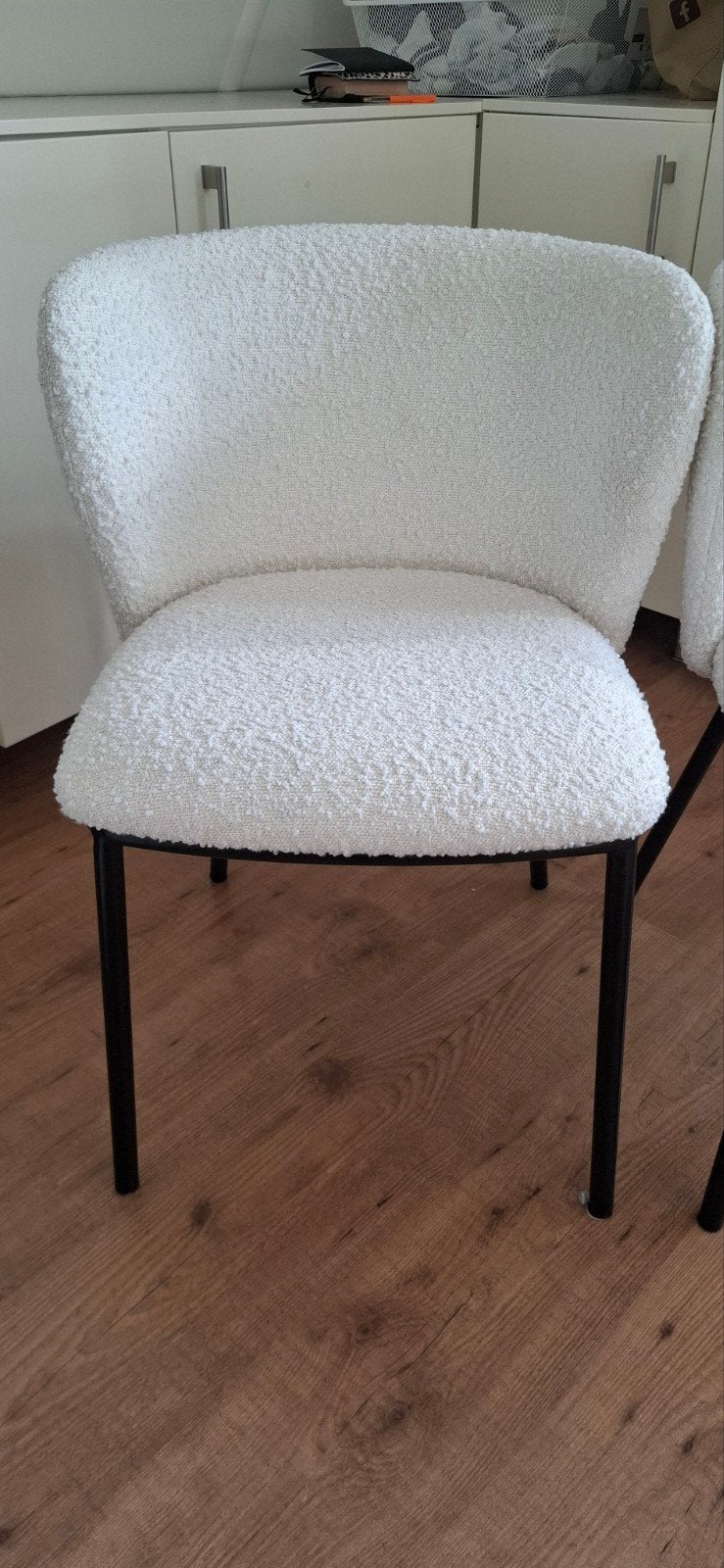 4 prachtige Kave Home stoelen - Zo goed als nieuw, Huis en Inrichting, Wit, Ophalen of Verzenden, Zo goed als nieuw, Metaal