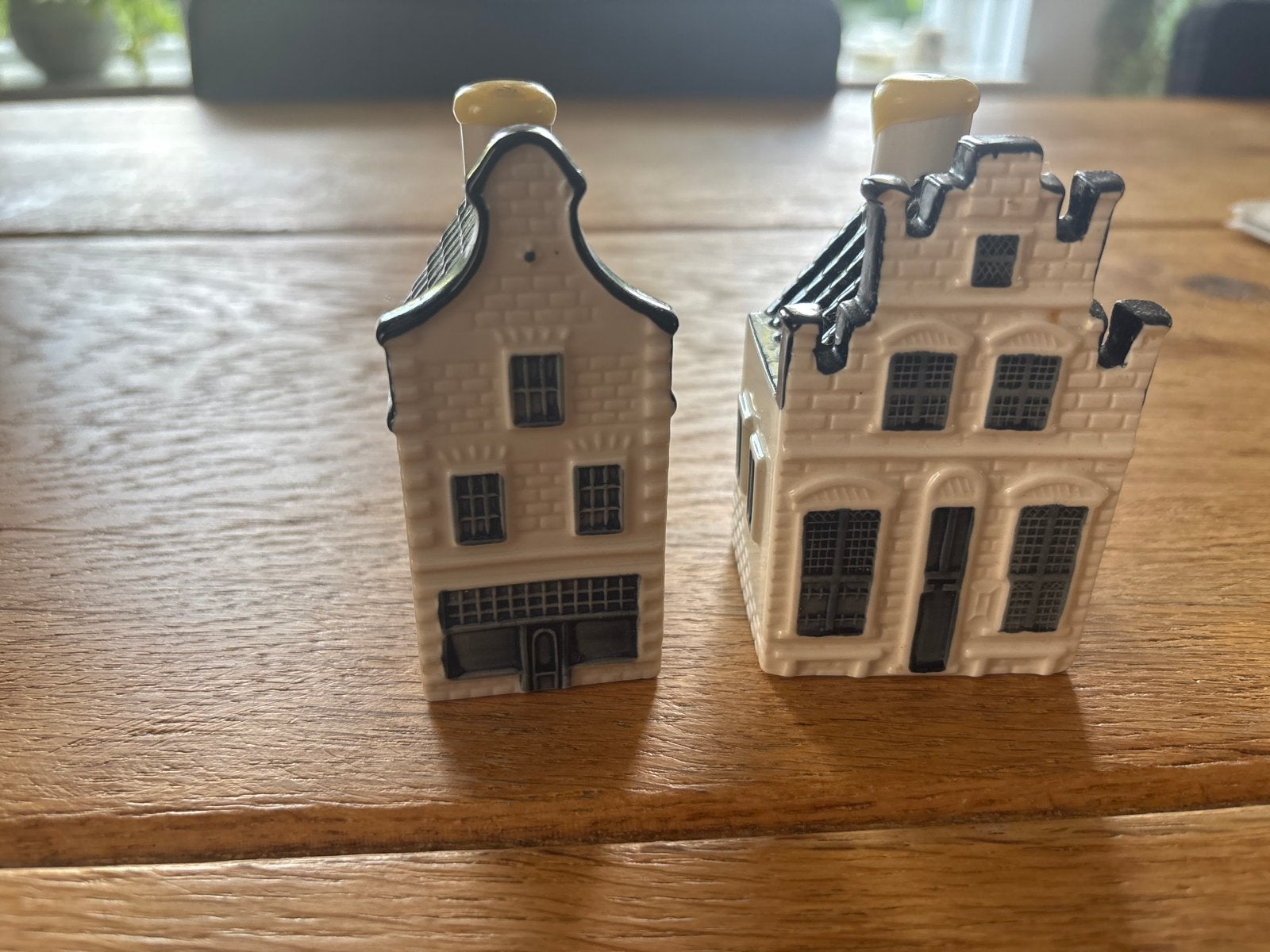 KLM huisjes 36 en 76 (Bols), Verzamelen, KLM Huisjes, Ophalen of Verzenden, Zo goed als nieuw, 21 t/m 40, Gevuld