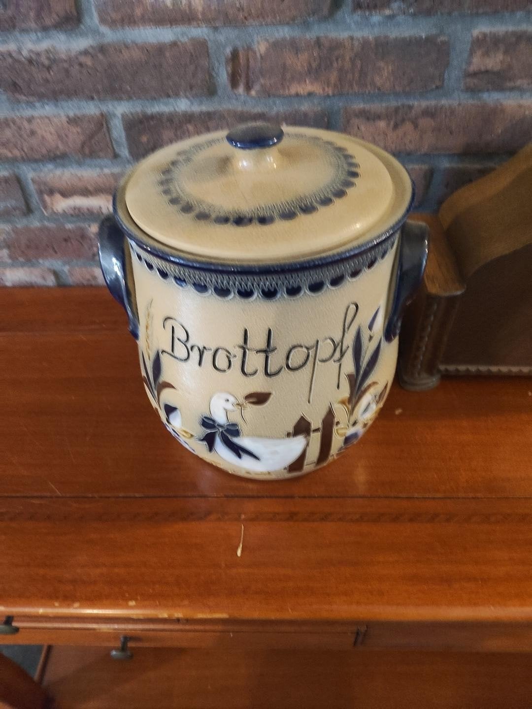 Keramische broodpot met deksel – ganzenmotief – Handarbeit, Antiek en Kunst, Ophalen