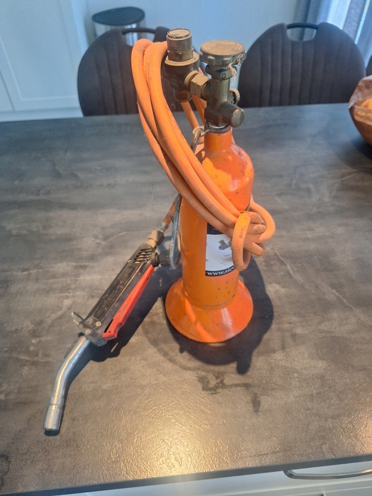 Gasfles met slang en drukregelaar, Ophalen, Gebruikt, Overige typen