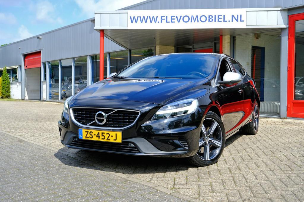 Volvo V40 1.5 T3 Polar+ Sport Aut. Pano|Leder|Nav|DAB|Cam|LM, Auto's, Euro 6, 4 cilinders, 700 kg, Automatische klimaatregeling