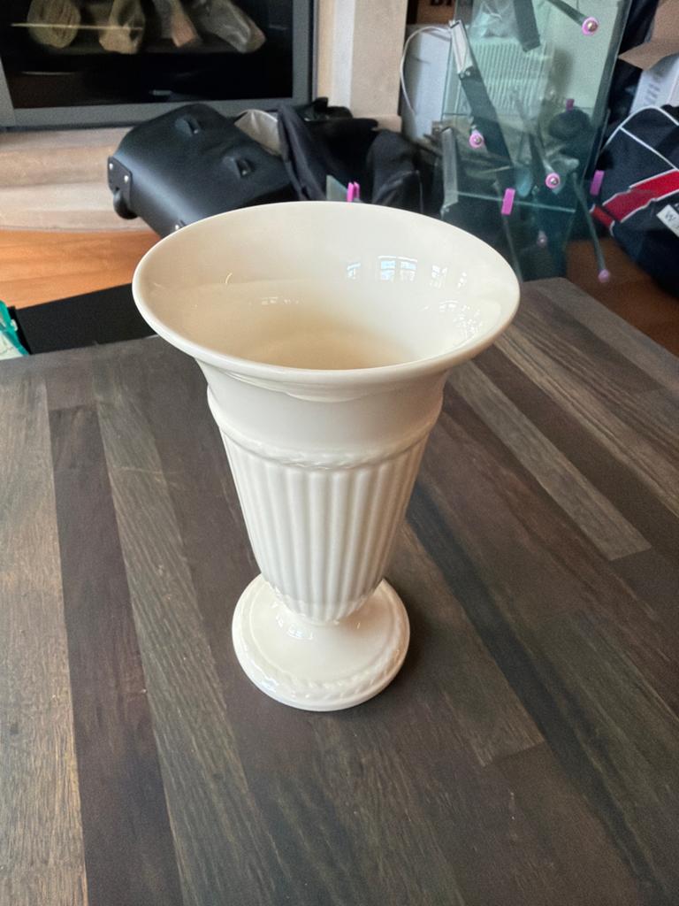 Elegante Wedgwood Etruria & Barlaston Vaas, Antiek en Kunst, Ophalen of Verzenden