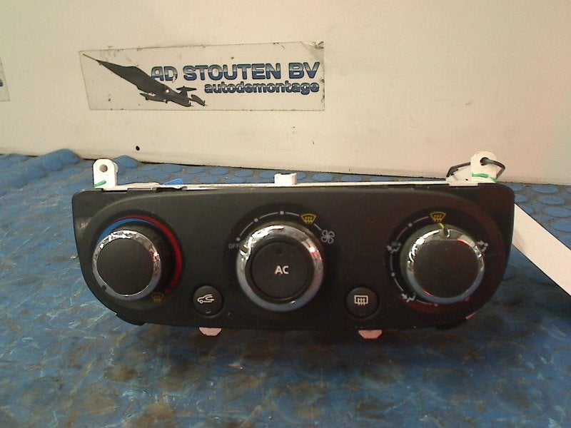 Bedieningspaneel Airco Renault Clio IV (5R) 2015 E1072485, Gebruikt, Renault Deutschland AG, Dialog.deutschland@renault.de, Peter-Huppertz-Straße 5, Köln 51063, , Duitsland