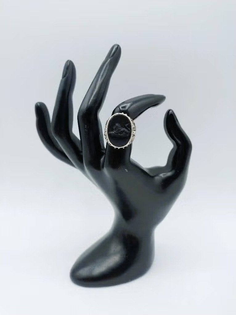 Zilveren trompet ring met leeuw in onyx, 18 mm, 18 tot 19, Info@zilverwebsite.nl, Verzenden, Zo goed als nieuw