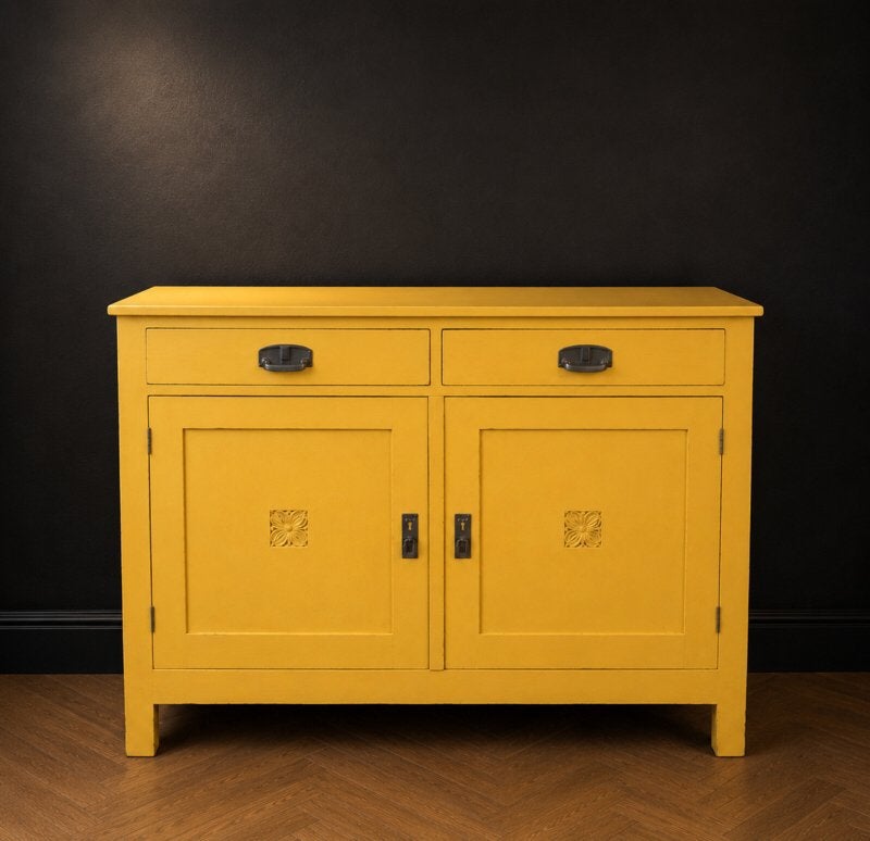 Vintage kastje, antieke kast, oud laag klein dressoir VdlM, Ophalen, 100 tot 150 cm, Brocante commode salonkast buffet servieskast geel okergeel