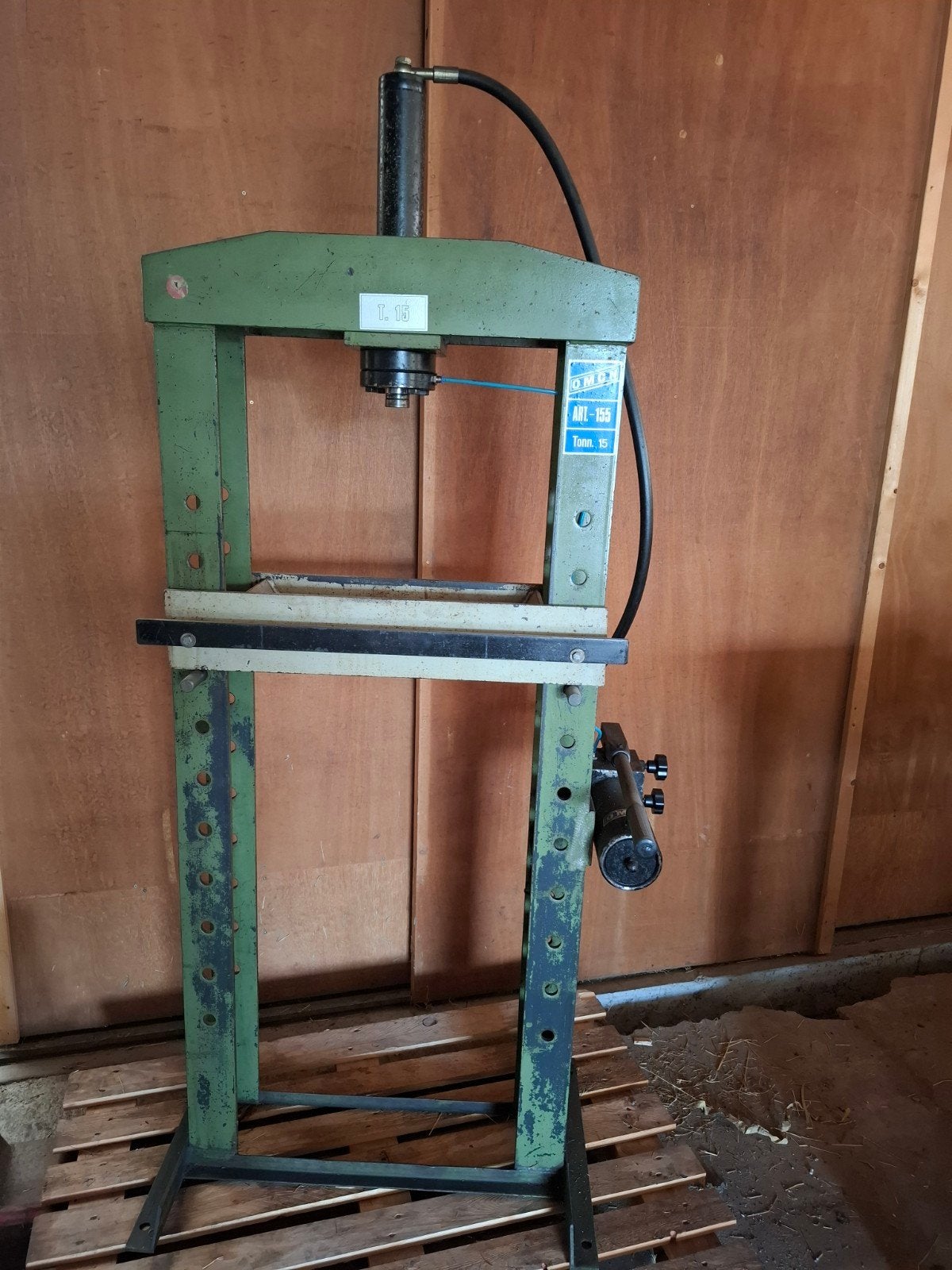 werkplaats pers 15 Ton, Ophalen