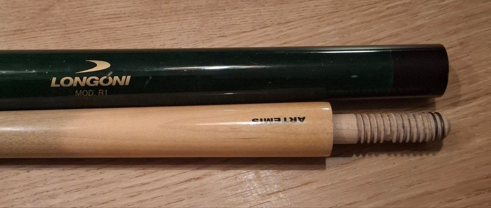 Longoni biljartkeu MOD R1 met Artemis top en koker, Ophalen of Verzenden, Gebruikt, Keu of Ballen
