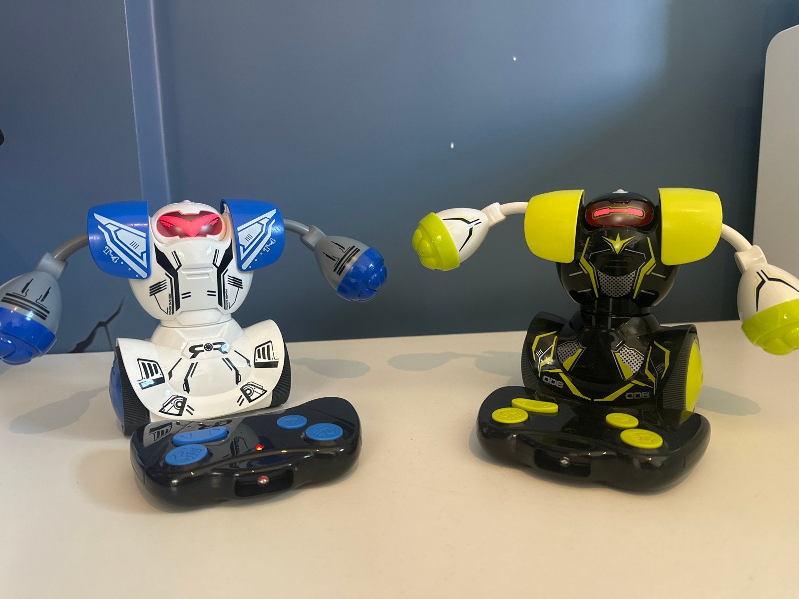 Robo Kombat - Set van 2 RC Boksrobots met Controllers, Ophalen of Verzenden, Gebruikt, Jongen of Meisje