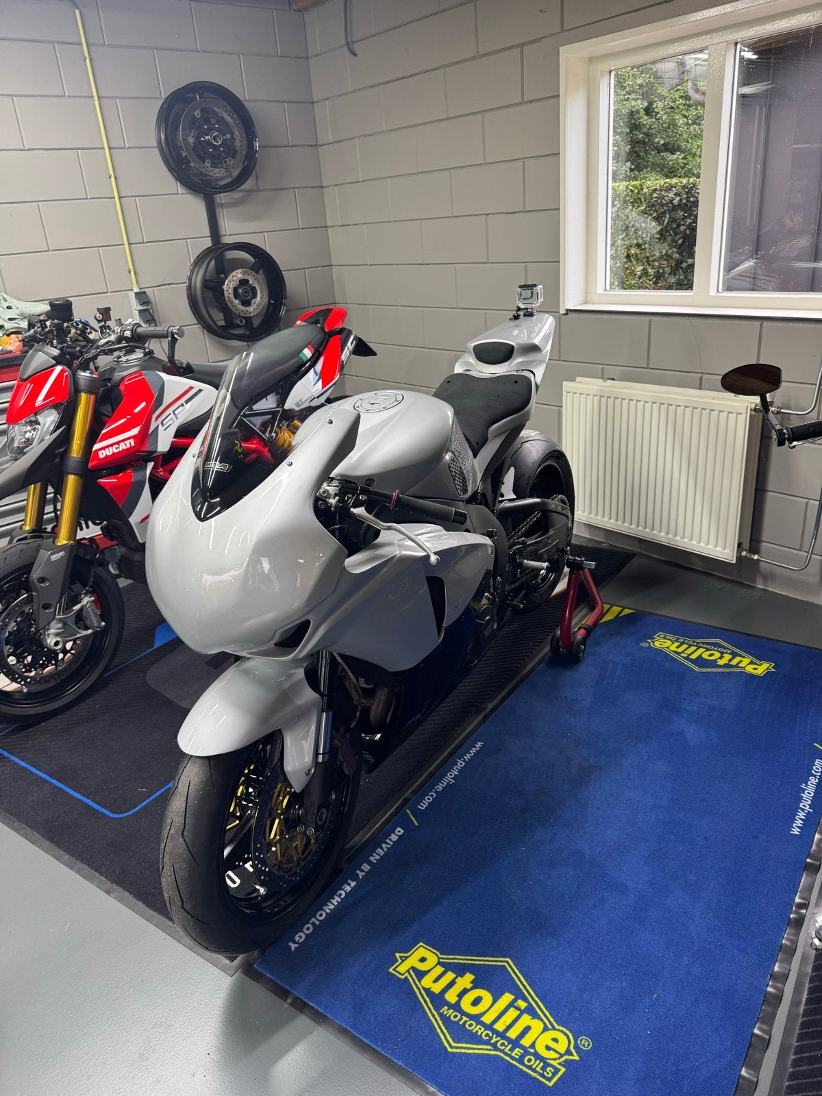 Circuit racer Honda CBR FIREBLADE SC59 incl. motormover, 4 cilinders, Motorrijbewijs A, Gebruikt, Super Sport