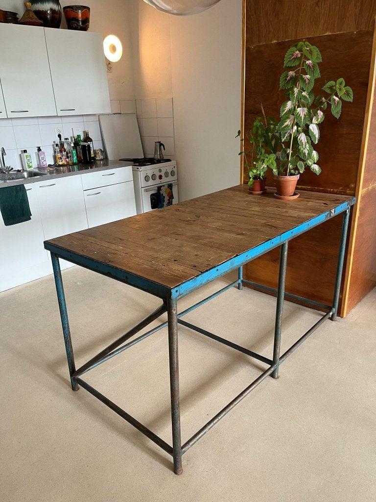 Industriële tafel met houten blad en metalen frame, Ophalen