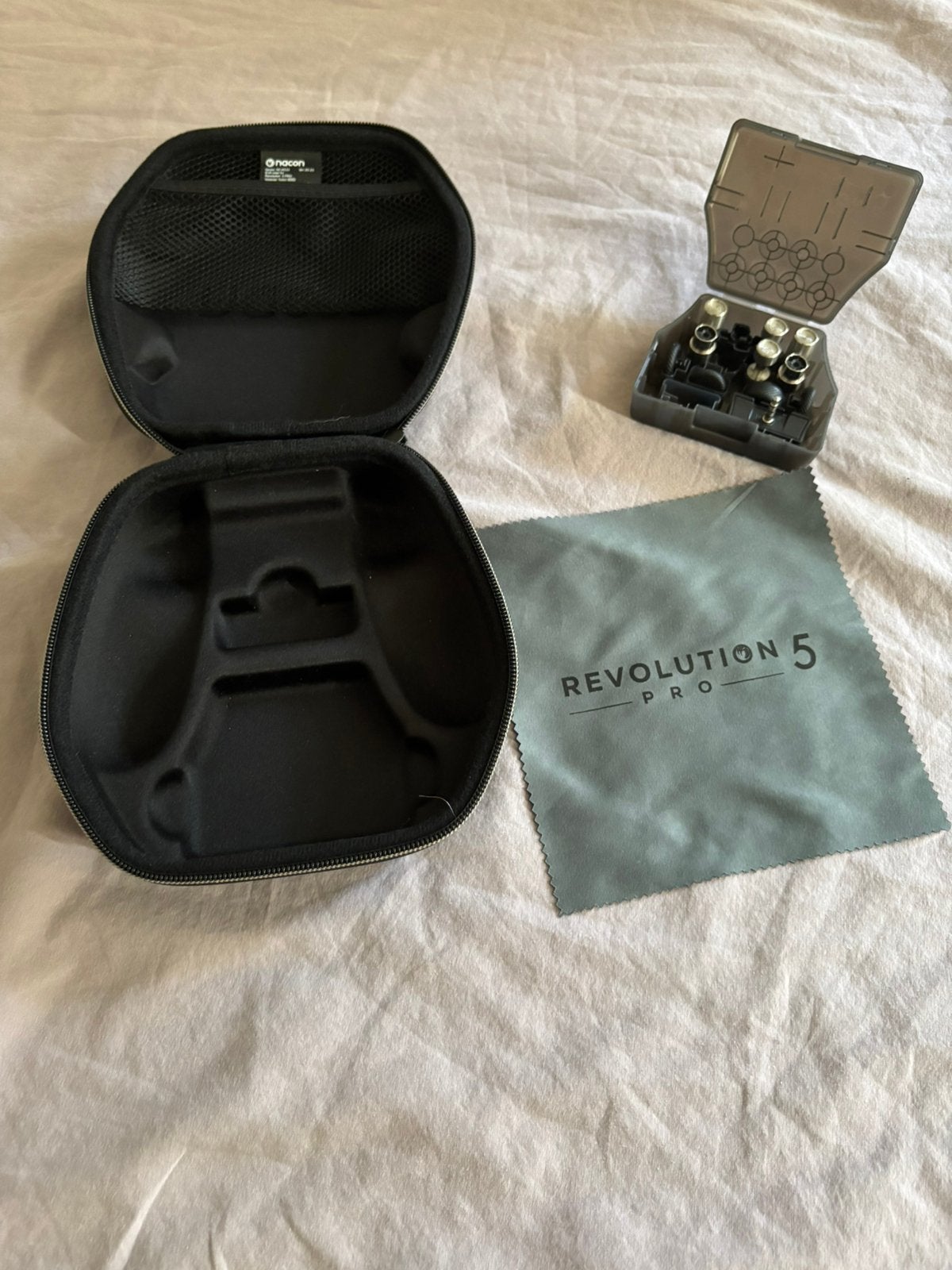 Controller travelcase NACON, Hoesje, Zo goed als nieuw, Overige merken, PlayStation