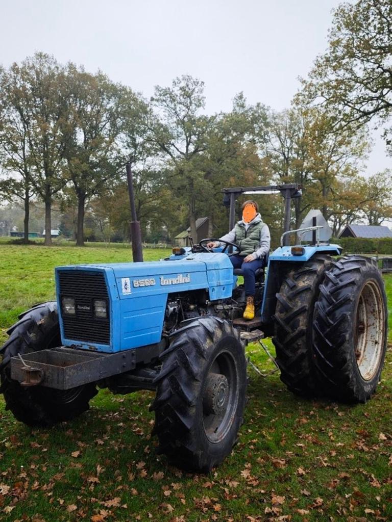 2x Landini 8500, schudder, hark, platte wagen, vlakker, Ophalen, Divers, Tot 2500, Divers