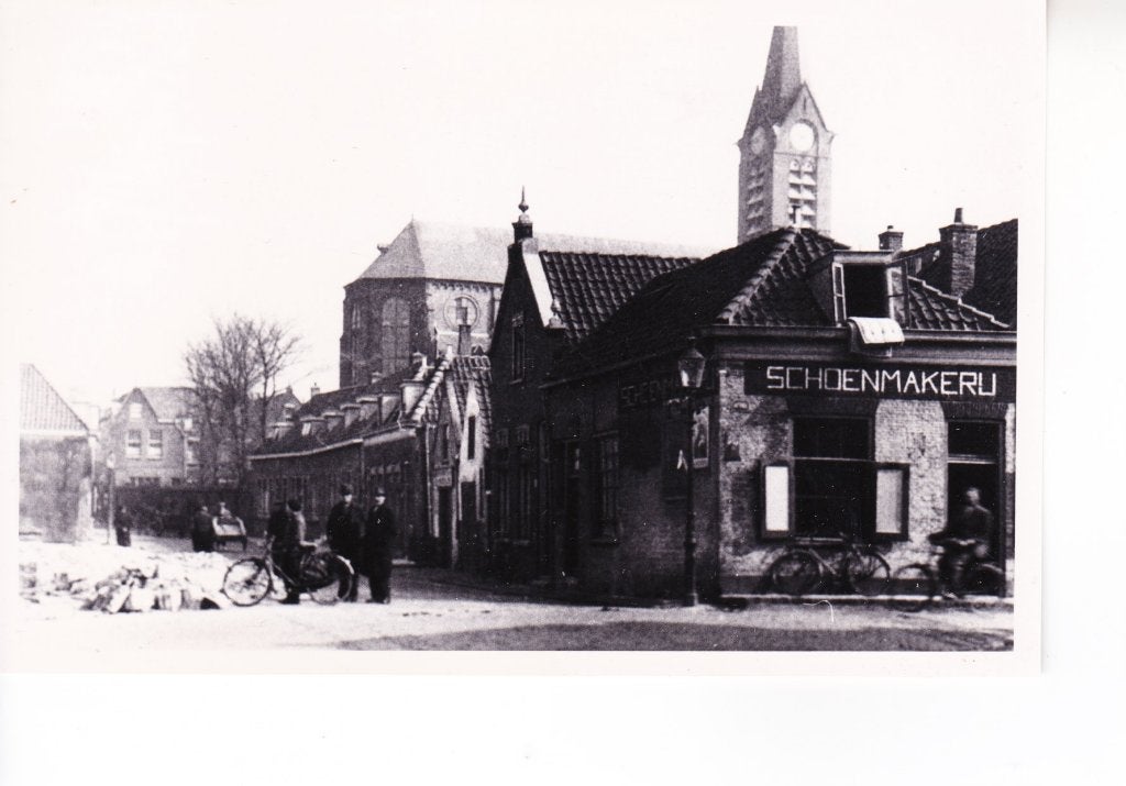 VLAARDINGEN,- Gedemte Biersloot bij Afrol.Schoenmaker.29-07, Foto, Ophalen of Verzenden, Zo goed als nieuw, 1940 tot 1960