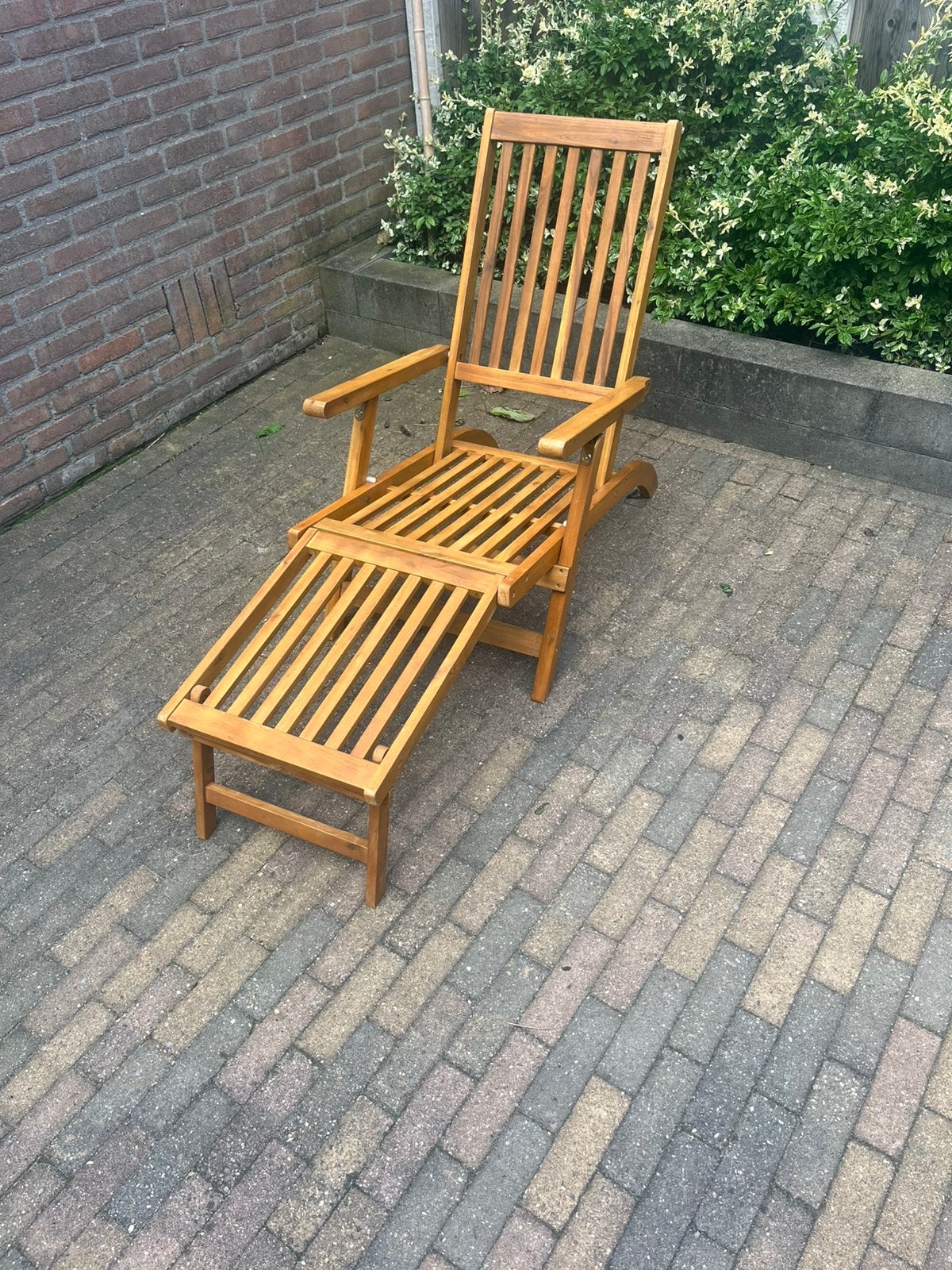 Mooie tuin/lig stoel met kussen, Ophalen, Zo goed als nieuw, Hout, Inklapbaar