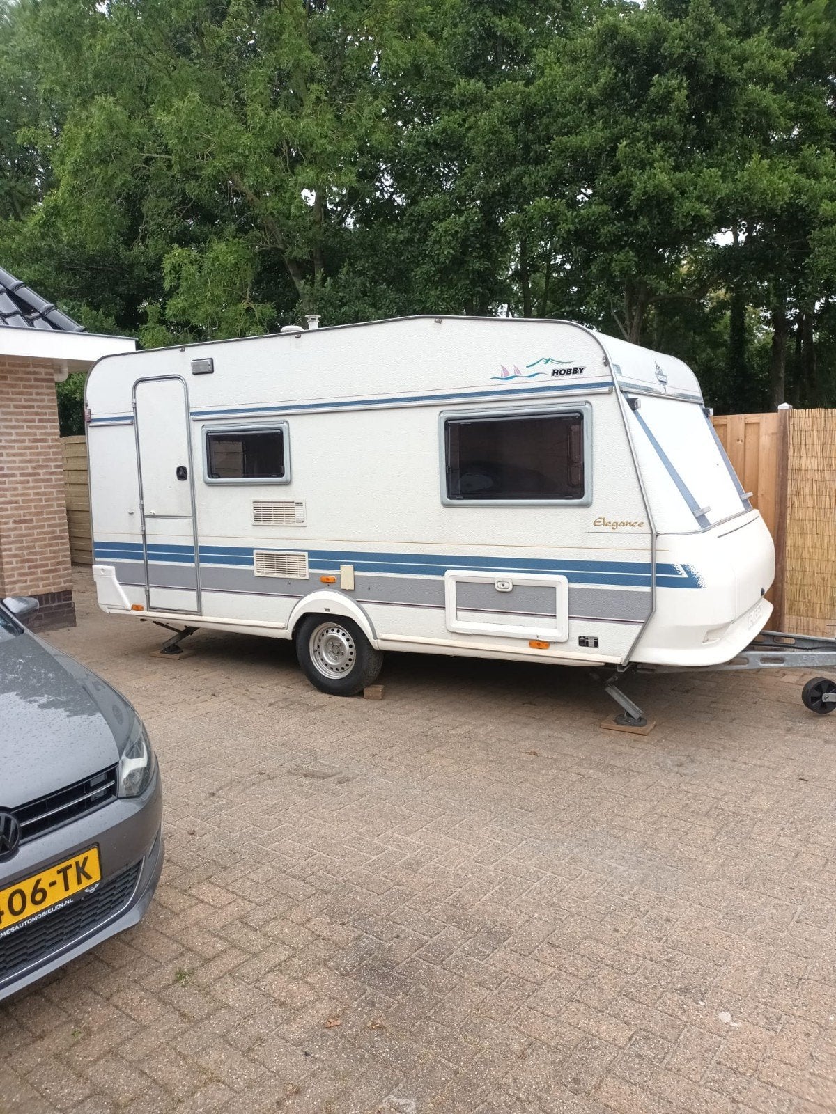 Hobby Elegance 430, Vast bed, Hobby, Treinzit, 750 - 1000 kg