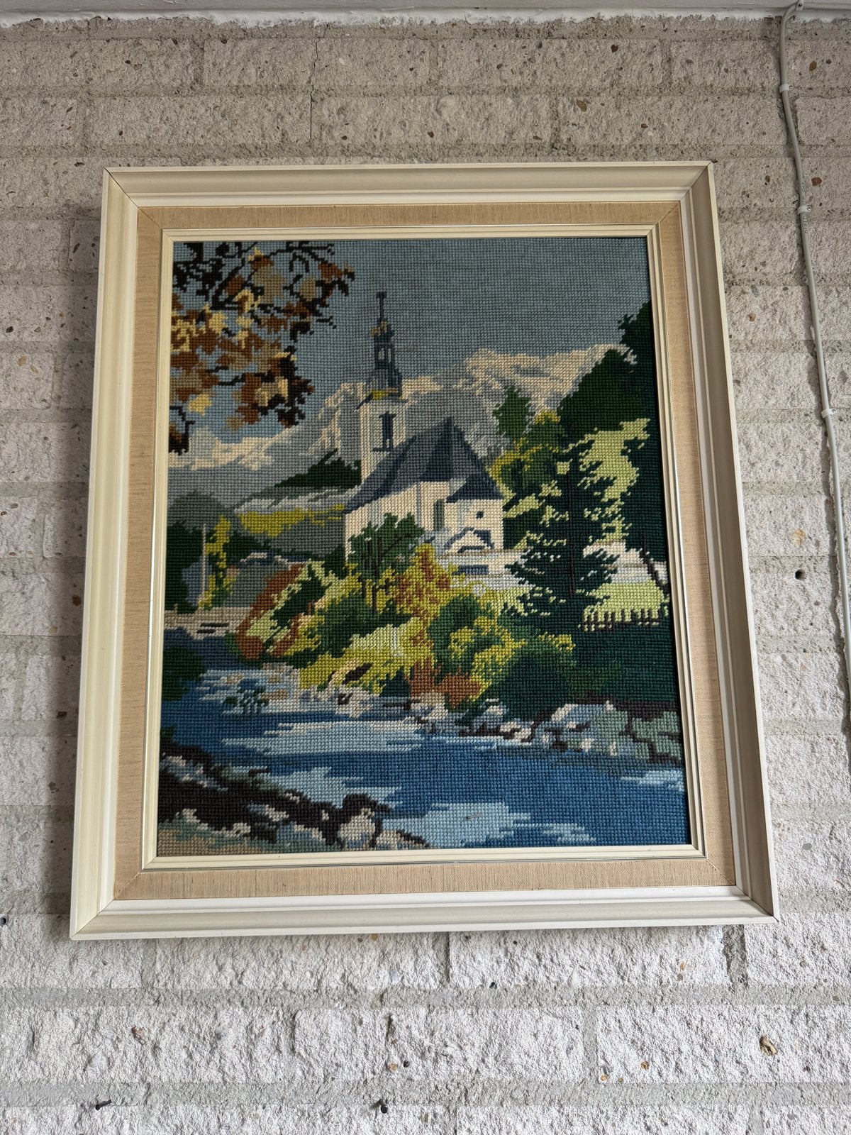 Geborduurd Landschap met Kerk (Ramsau-stijl), 50 – 75, Gebruikt, Overige typen, Ophalen of Verzenden