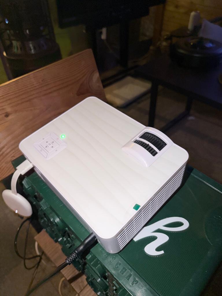 LED Beamer + doek - Home Theater/Video Entertainment, Ophalen of Verzenden, Zo goed als nieuw, LED, Full HD (1080)
