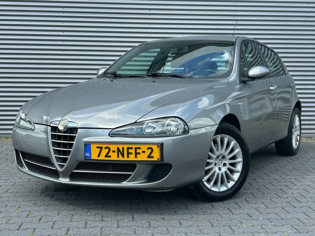 Alfa Romeo 147 1.6 T.Spark Impression |5Drs | Airco | Leder, Auto's, Alfa Romeo, Voorwielaandrijving, Gebruikt, Lederen bekleding