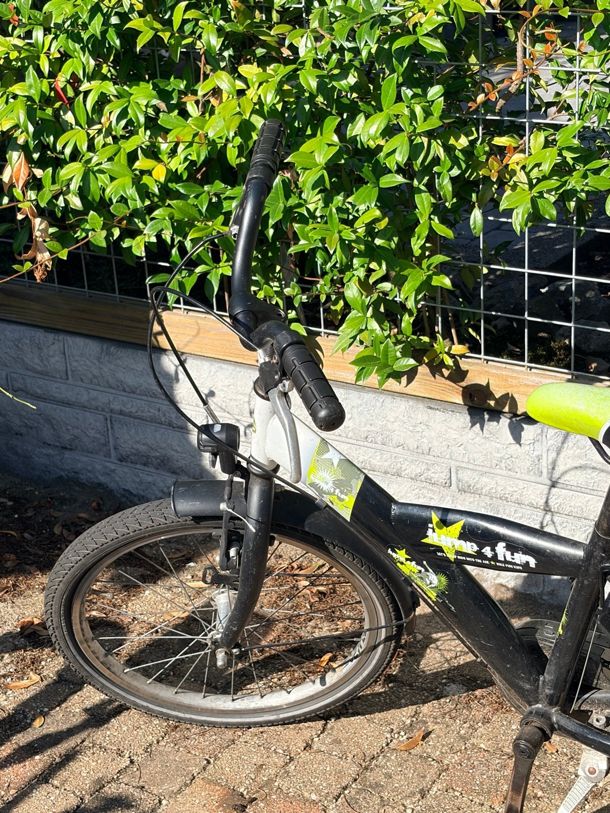Foto 2 van Jump4Fun kinderfiets 20 inch met terugtraprem en handremmen