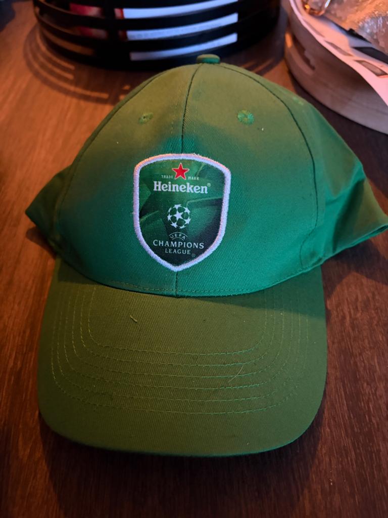 Heineken Champions league pet cap groen, Verzamelen, Sportartikelen en Voetbal, Ophalen, Zo goed als nieuw, Feyenoord