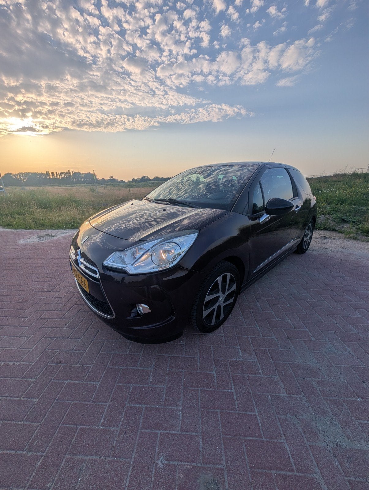 Citroën DS3 So Chic 1.2 VTi  Nieuwe Apk tot 07-2026, Auto's, Voorwielaandrijving, Alcantara, Origineel Nederlands, Handgeschakeld