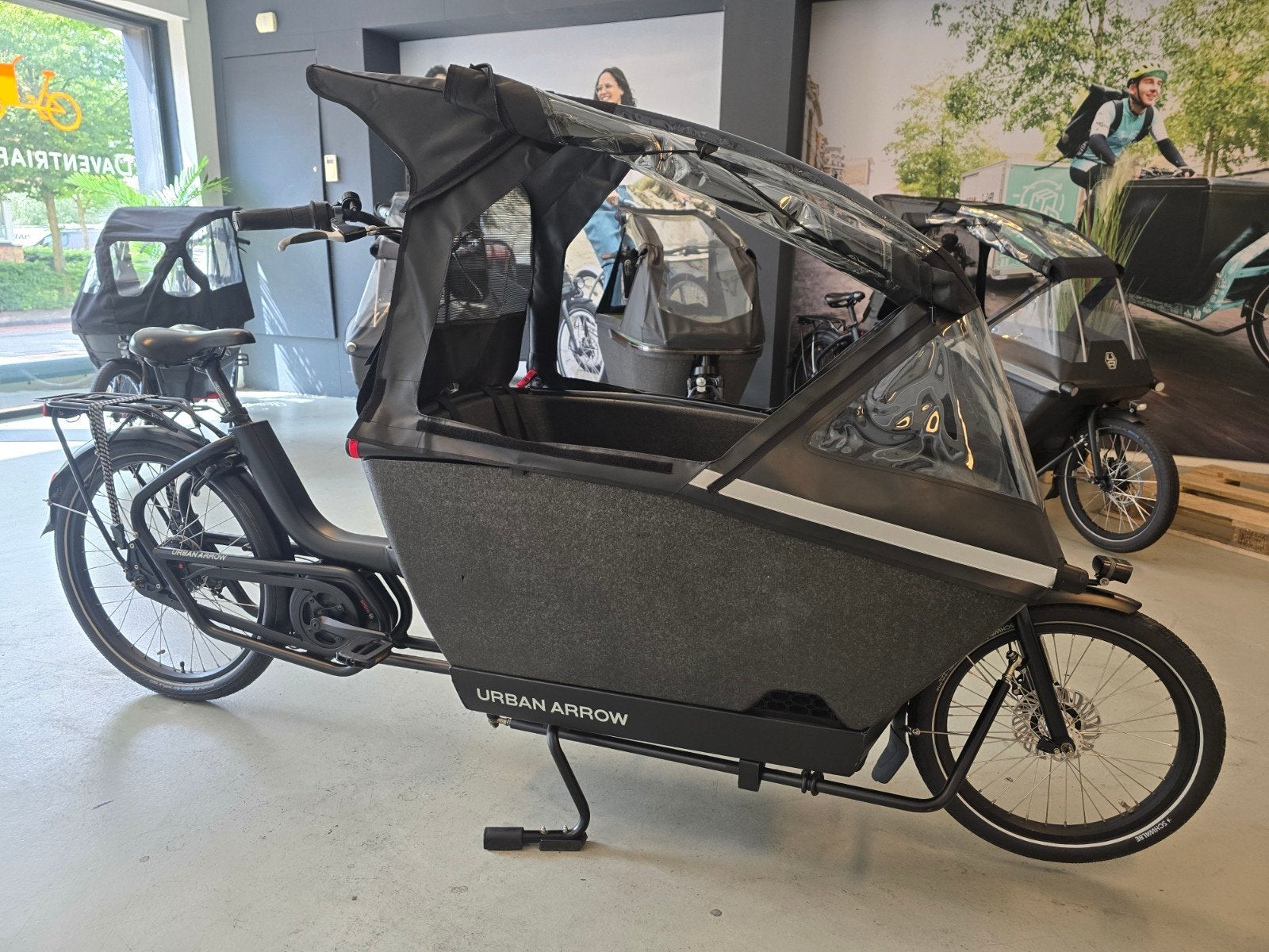 Urban Arrow Family Line | Lockride | HUIF | BOMVOL OPTIES🥇, Fietsen en Brommers, Fietsen | Bakfietsen, Ophalen of Verzenden, Zo goed als nieuw