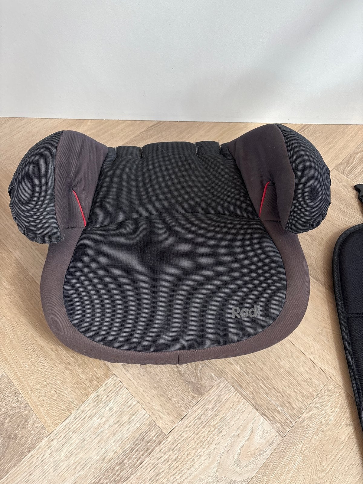Maxi-Cosi Rodi zitverhoger met Diono stoelbeschermer, Ophalen, 15 t/m 36 kg, Maxi-Cosi, Gebruikt