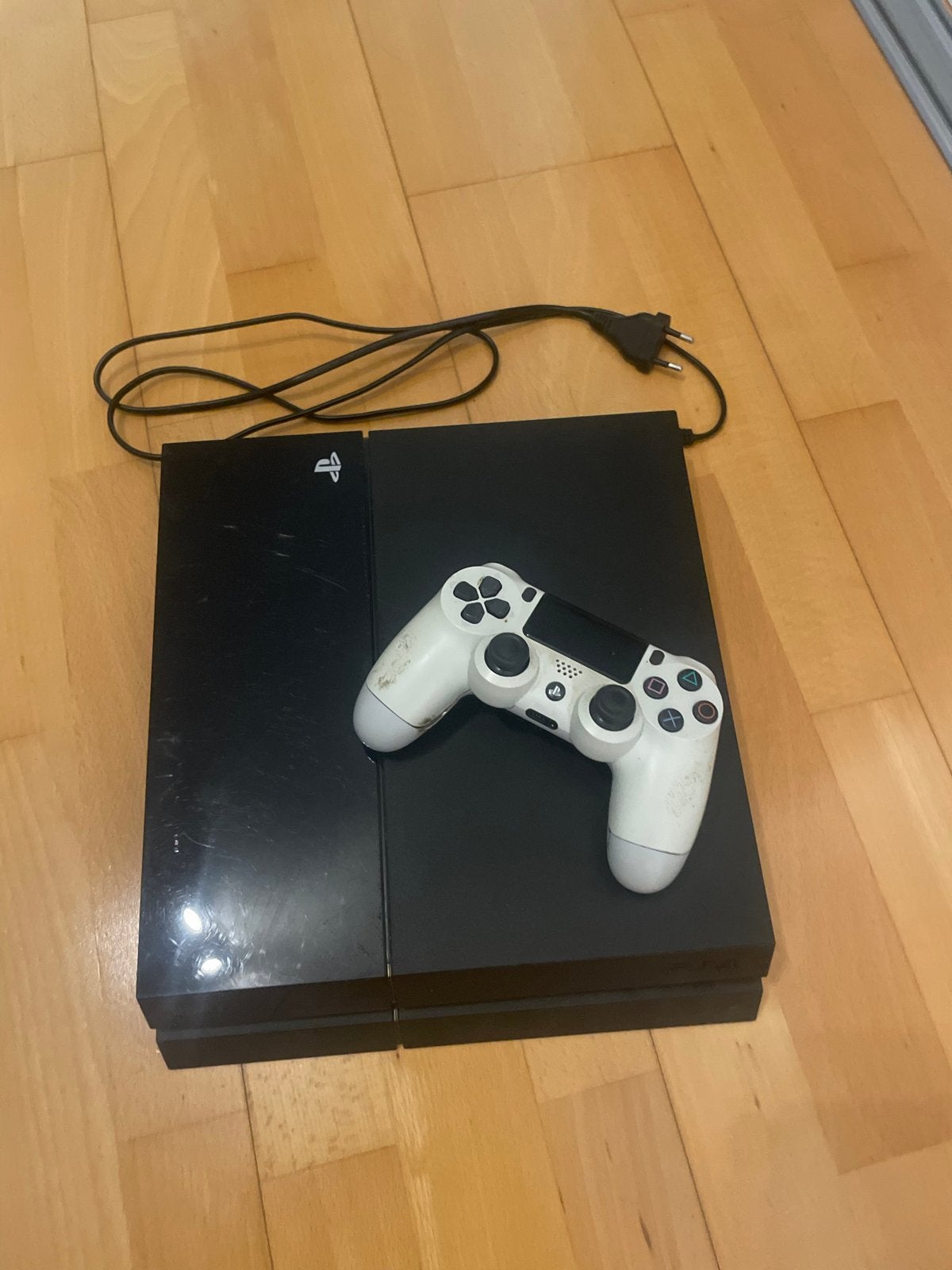 PlayStation 4 met controller en kabels, Spelcomputers en Games, Ophalen of Verzenden, Met 1 controller, Original, 500 GB