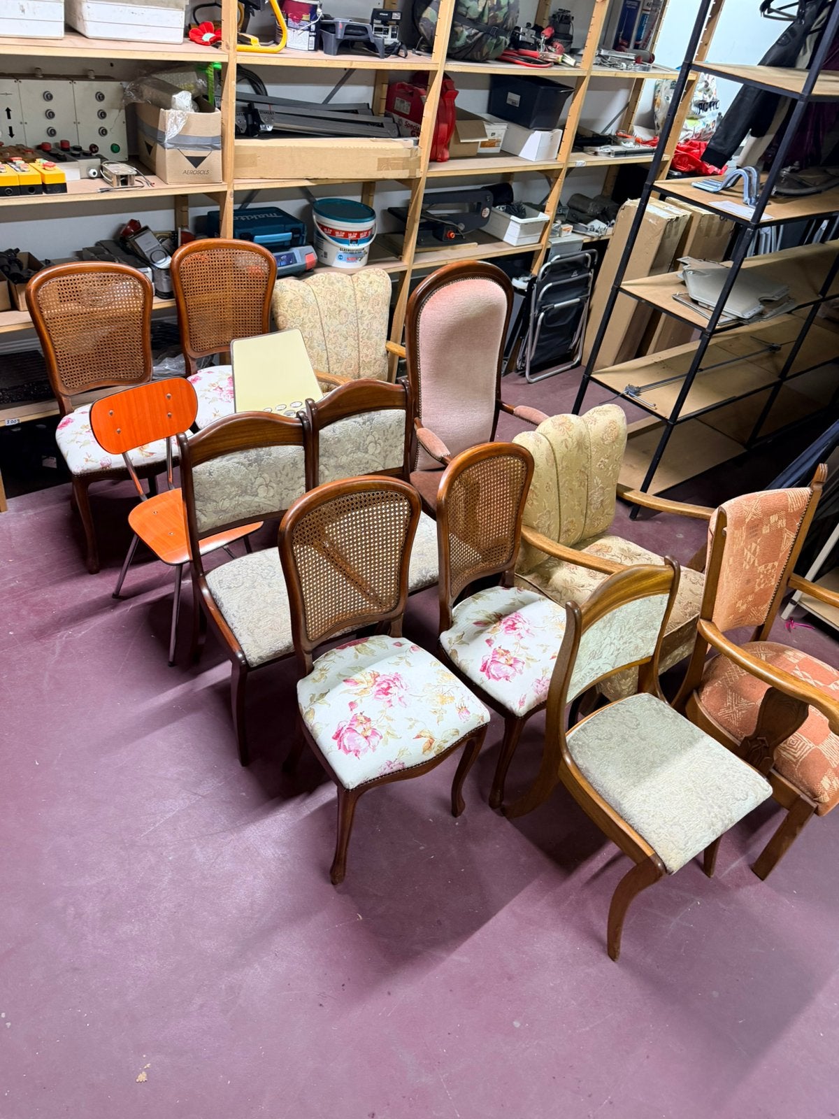 Vintage stoelen + lessenaar en vintage televisiekast, Ophalen of Verzenden