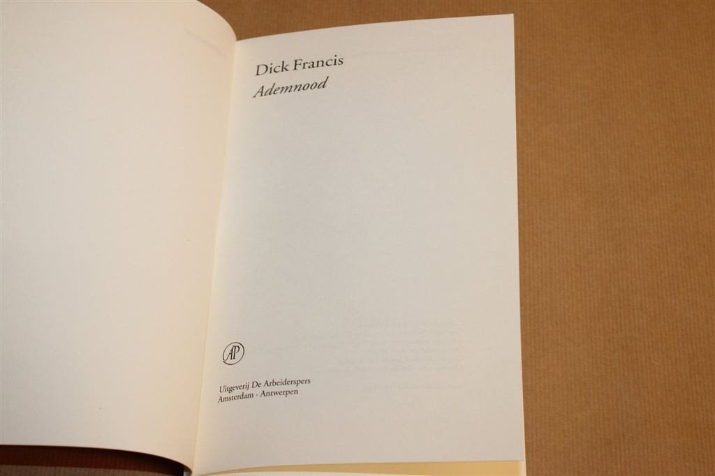 Ademnood — Dick Francis, Paardenrace Thriller 1997, Boeken, Thrillers, Ophalen of Verzenden, Gelezen