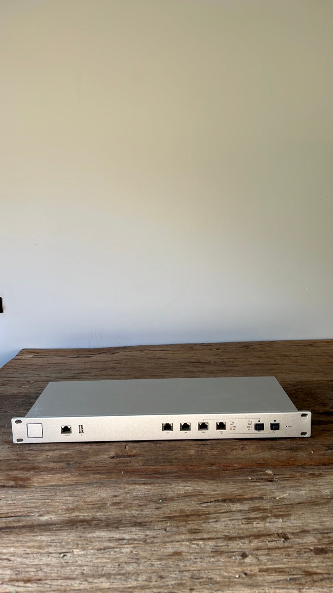 Ubiquiti UniFi Security Gateway Pro 4 (USG-PRO-4)- 18x, Computers en Software, Netwerk switches, Ophalen of Verzenden, Gebruikt