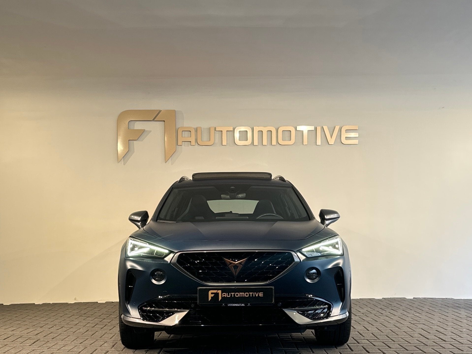 Cupra FORMENTOR 2.0 TSI 4DRIVE Pano|Beats|Memory|Sfeer|Keyle, Auto's, Dealer onderhouden, 1800 kg, 4 cilinders, Blauw
