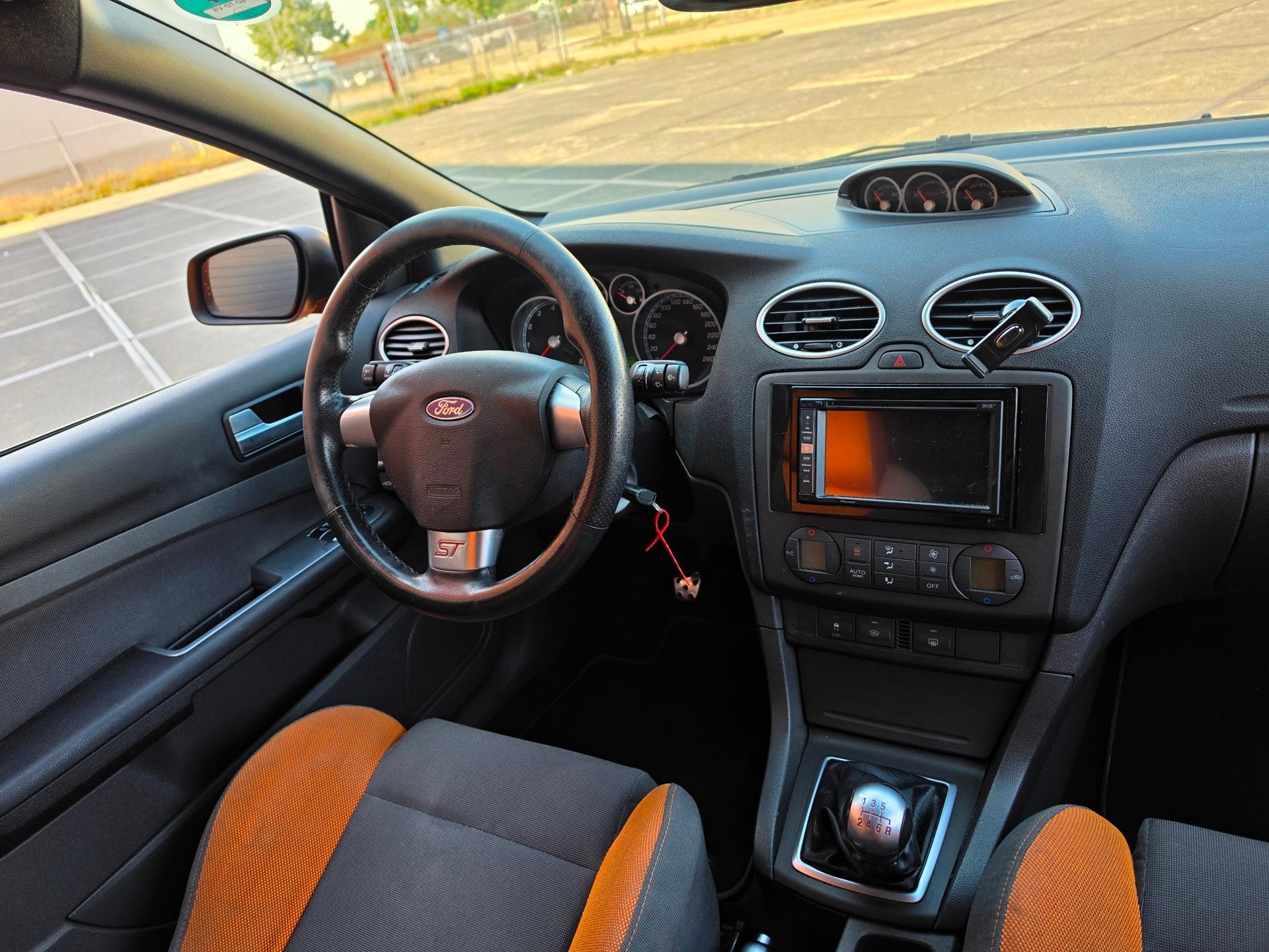 Foto 13 van Ford Focus 2.5-20V ST